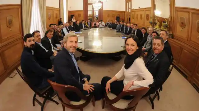 Bogdan participó de la reunión de intendentes de Cambiemos
junto a  Frigerio y Stanley

