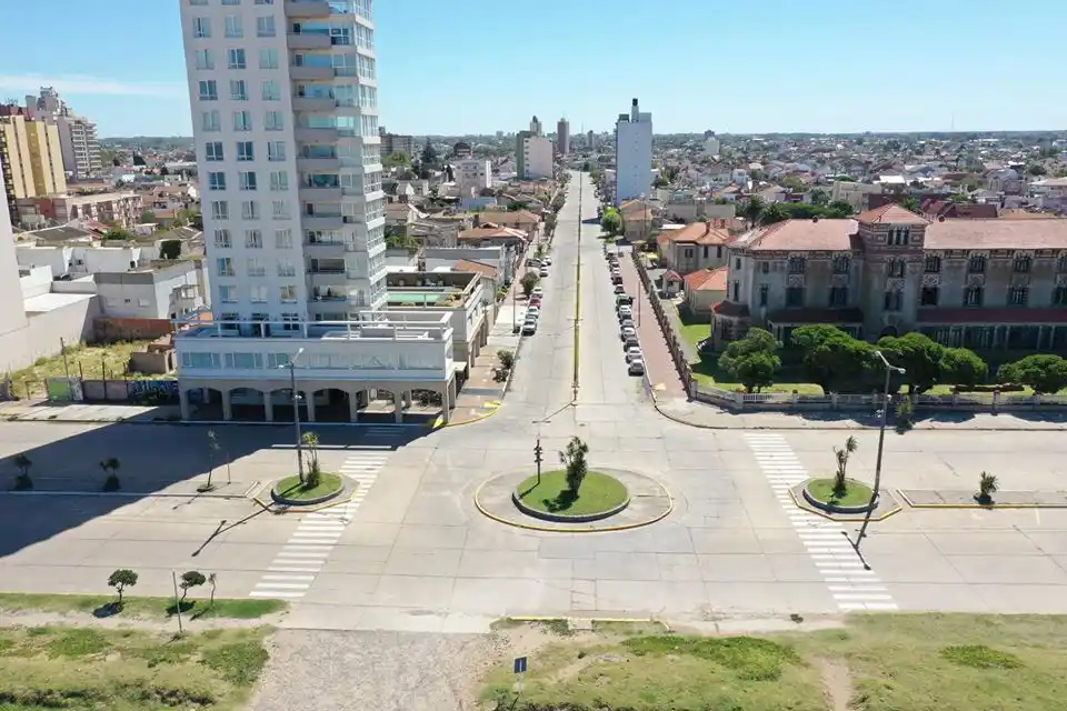 Imágenes aéreas de una Necochea sin gente en las calles