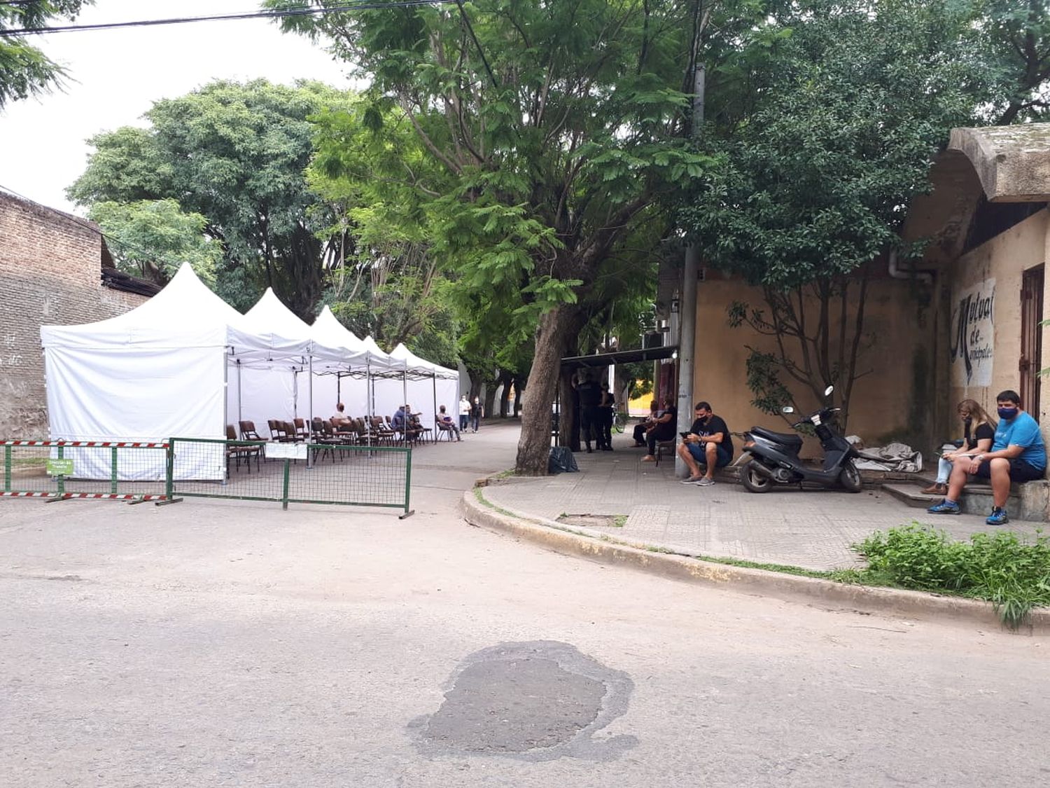Vacunación contra el coronavirus: el operativo sigue con personas que perdieron su turno