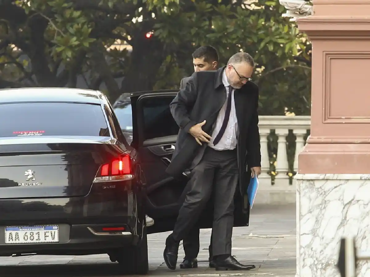 Con críticas a Cristina Kirchner, Kulfas presentó su renuncia Casa Rosada y se despidió del Presidente
