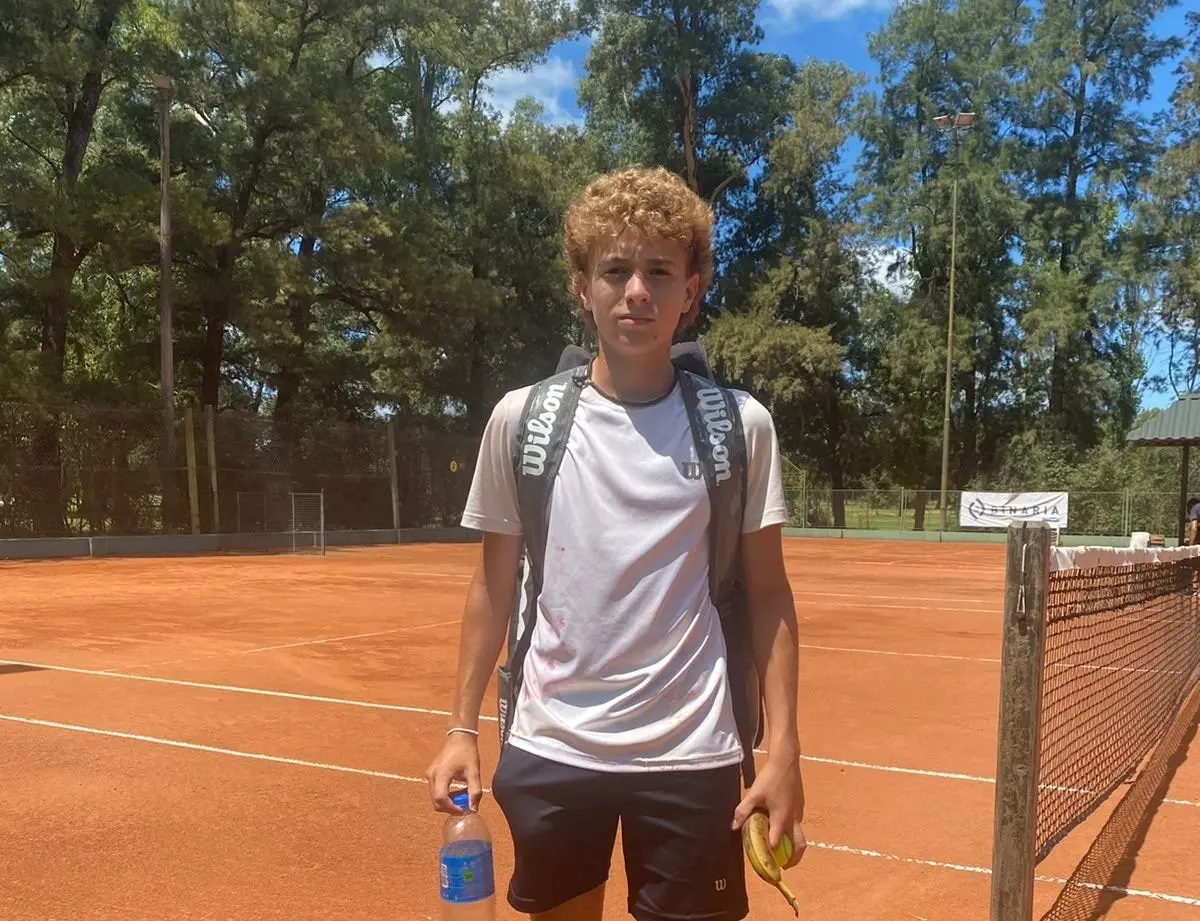 Cruz Yañez y un feroz arranque de año: fue campeón en single y dobles junto a su hermano Máximo en Chivilcoy