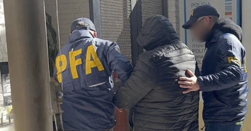 Uno de los detenidos.