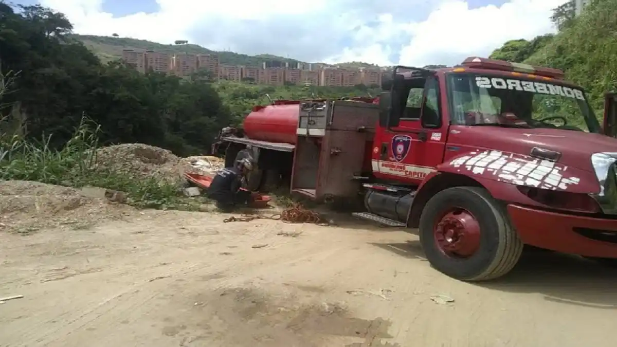 Bomberos rescatan cadáver del río Guaire a la altura de El Encantado