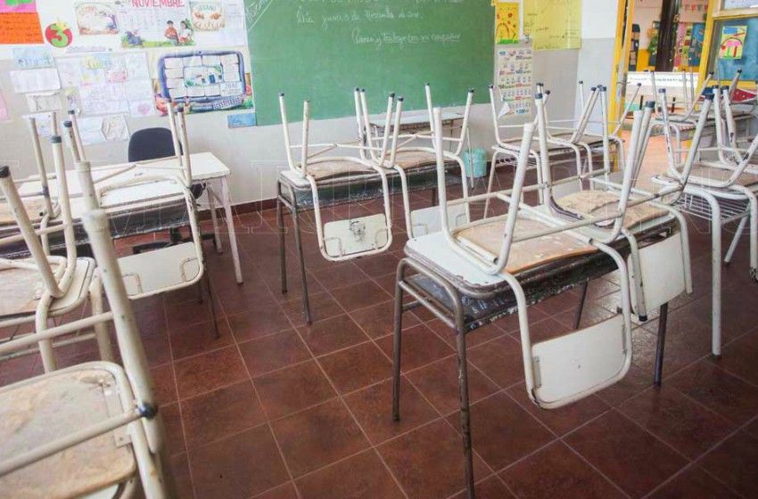 Provincia: "Los paros no son la forma de cuidar la educación pública"