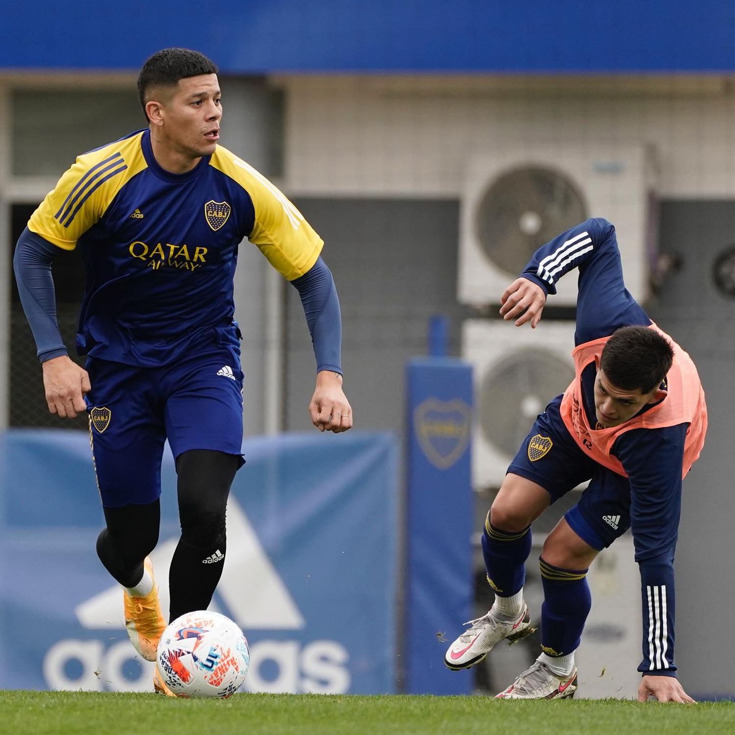 Almendra, preservado en el entrenamiento de Boca