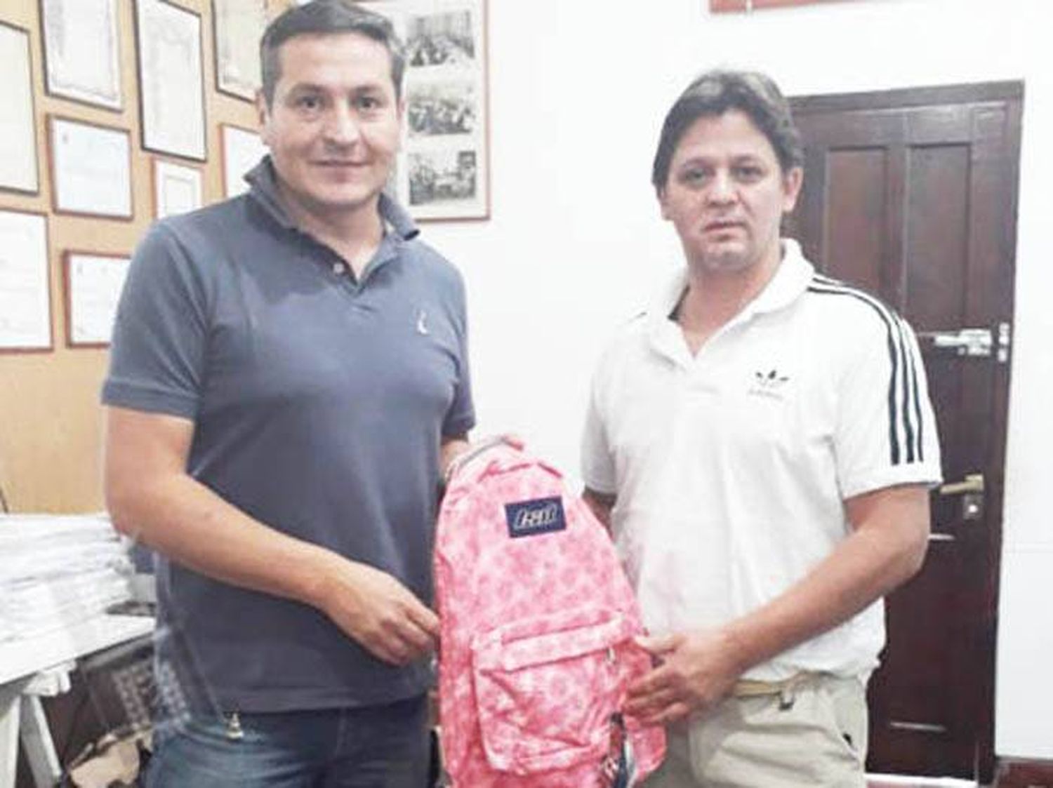 El Sindicato de Panaderos entrega el kit de útiles escolares a sus afiliados  