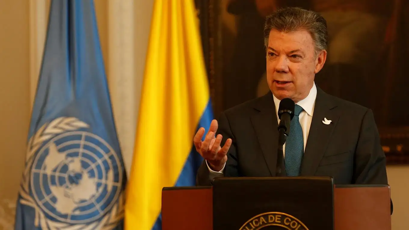 “Hoy las FARC dejan de existir”