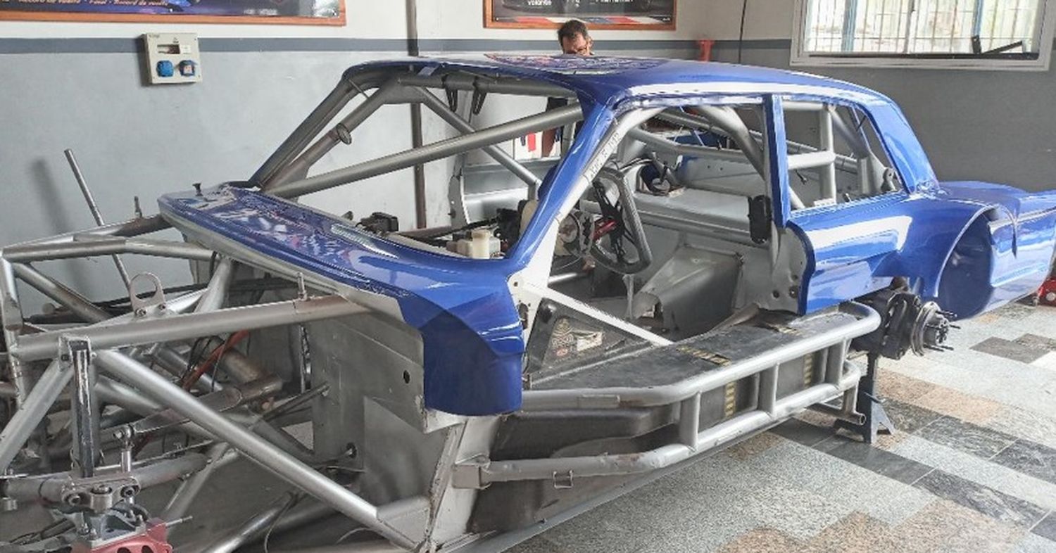 El Falcon de Uranga Racing, con los colores nacionales