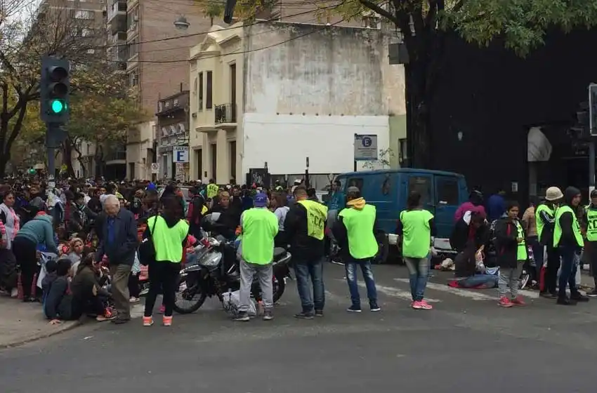 Nutrida jornada de cortes y movilizaciones en el centro en contra del gobierno nacional