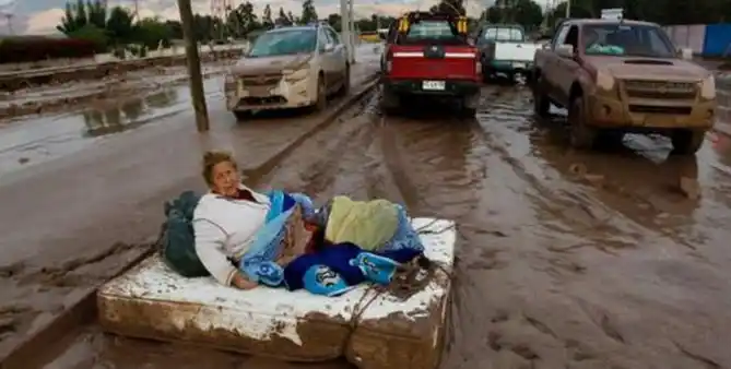 Hay 11 mil damnificados por el fuerte temporal en Chile