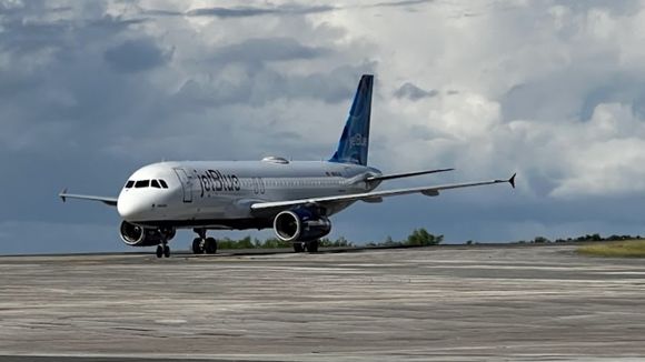 JetBlue inauguró sus vuelos entre Boston y Madrid