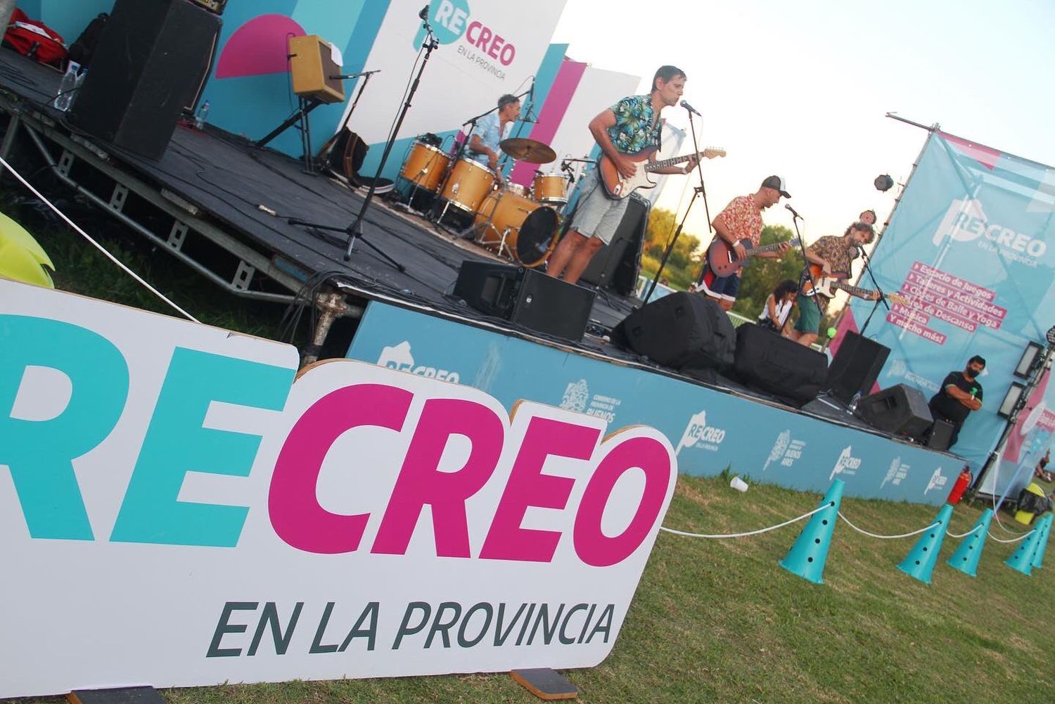 Recreo para toda la costa: la grilla de artistas para arrancar la temporada