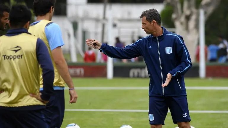 Cocca probó con tres cambios en la preparación del partido ante Boca