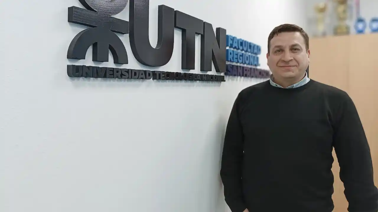 Gonzalo Castillo es docente y trabaja en la prevención del grooming y en la educación sobre el uso seguro de la tecnología.