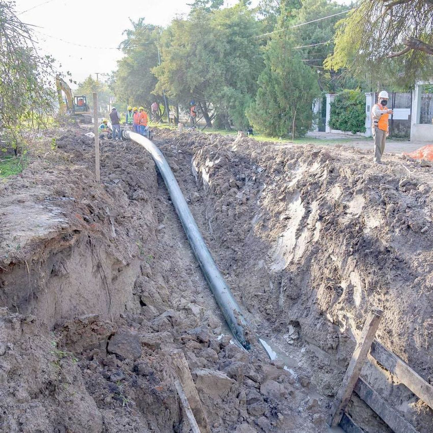 Insfrán confirmó la ejecución de 
obras sanitarias en el barrio Eva Perón