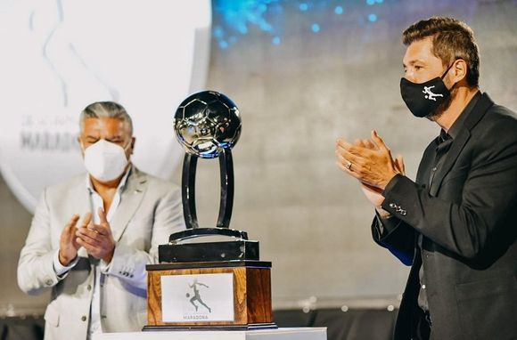 Merecido homenaje al 10: confirmaron que el campeonato argentino seguirá llamándose Diego Armando Maradona