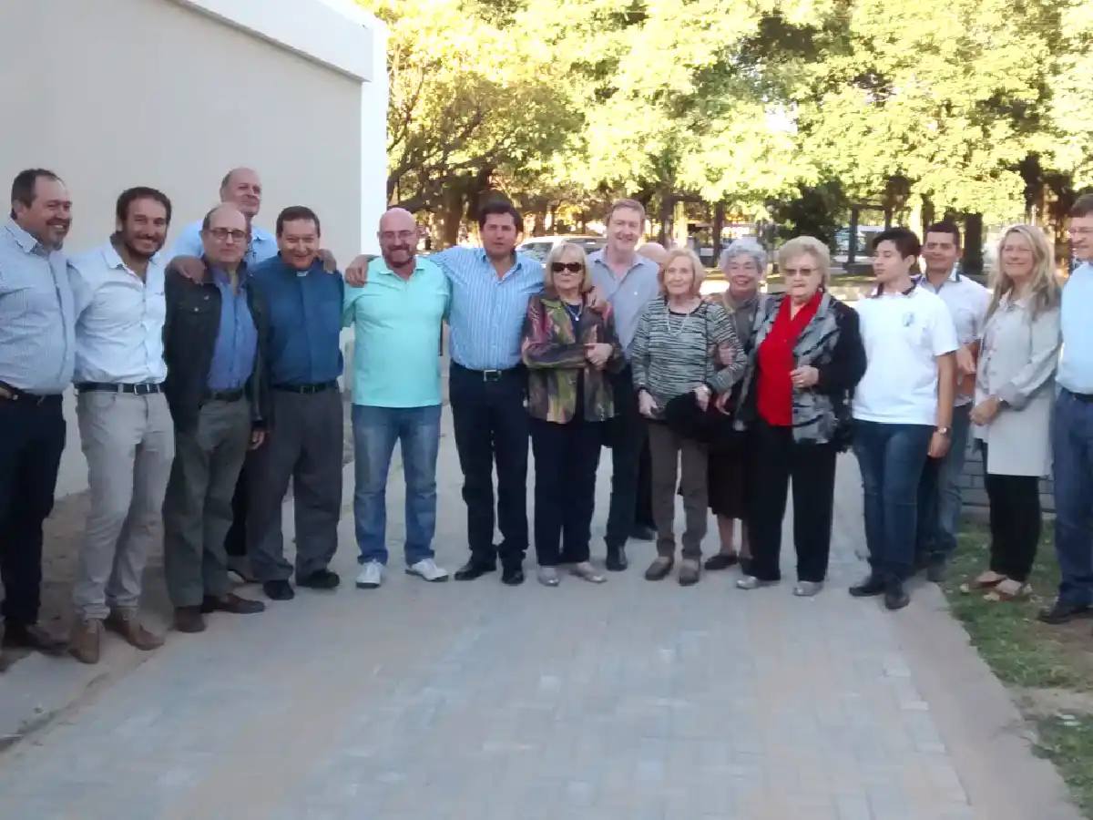 Adoquinado y subsidio para  parroquia de Arroyito 