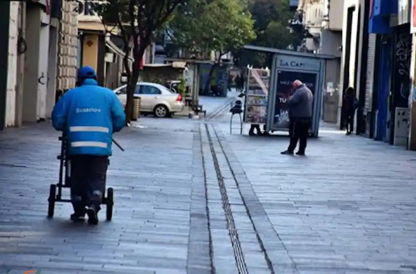 La Asamblea de Médicos de Rosario pide volver a fase 1: «La situación es realmente preocupante»