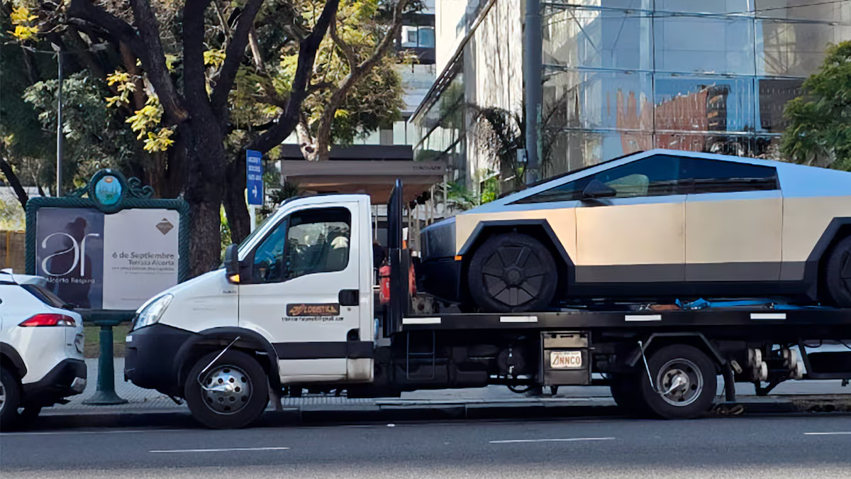 El empresario Malek Fara importó dos Tesla Cybertruck para vender en Argentina. Aunque en EE.UU. cuestan entre 70 y 100 dólares, la importación lleva los precios a partir de los USD 120.000 y hasta los USD 175.000