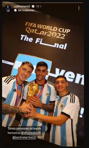 Cuti Romero junto a Nahuel Molina y Lisandro Martínez