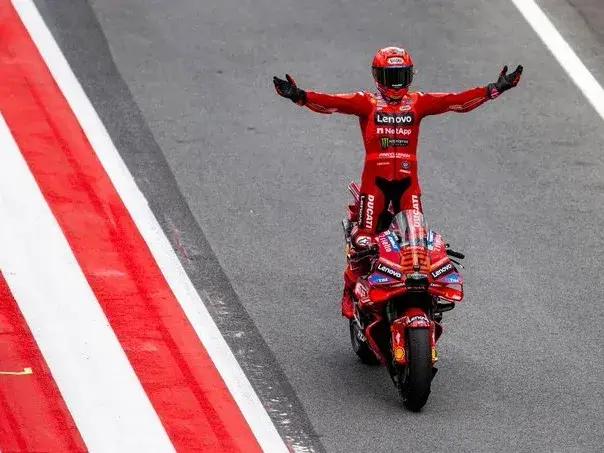 Marc Márquez se impuso en el GP de Rep.Checa. Foto:EFE