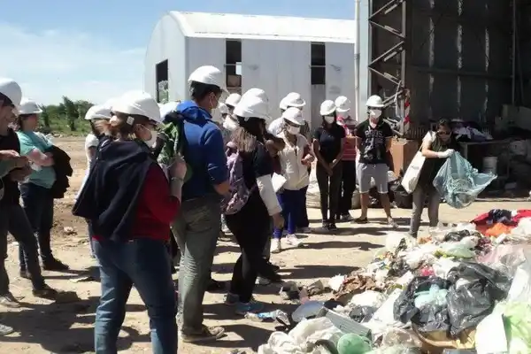 UADER y el Municipio realizan visitas educativas al Ecoparque