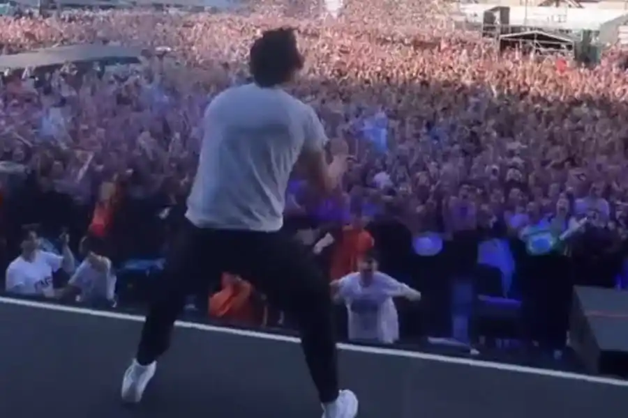 Antes de su show en River, Harry Styles festejó con sus fans argentinos el triunfo de la Scaloneta