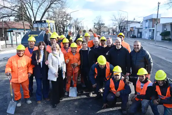 Elecciones bonaerenses: Con Magario y Alak, Kicillof cerró con un “tour” la campaña del oficialismo