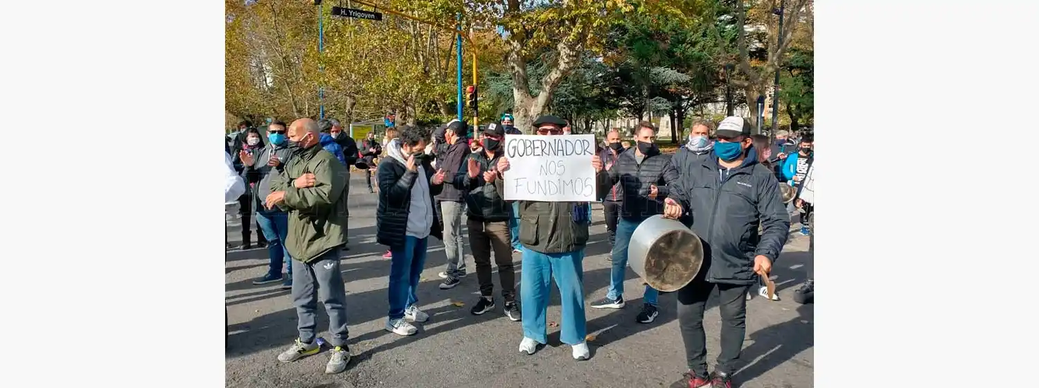 Tras una semana de cacerolazos, Kicillof permitirá la reapertura de comercios marplatenses