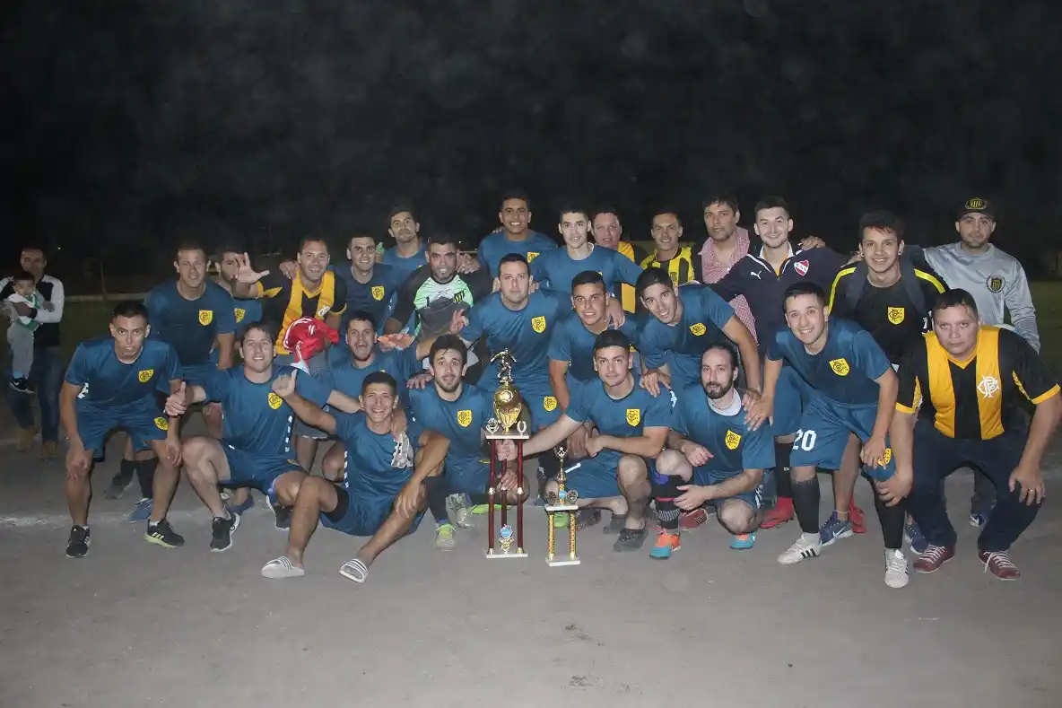 Peñarol fue eficaz en los penales y se quedó con la Copa de Campeones