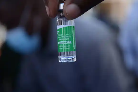 ALARMA en Europa por vacuna de AstraZeneca