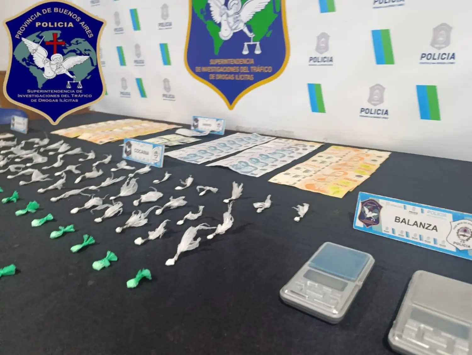 La droga estaba fraccionada en dosis pequeñas, listas para su comercializacióm.