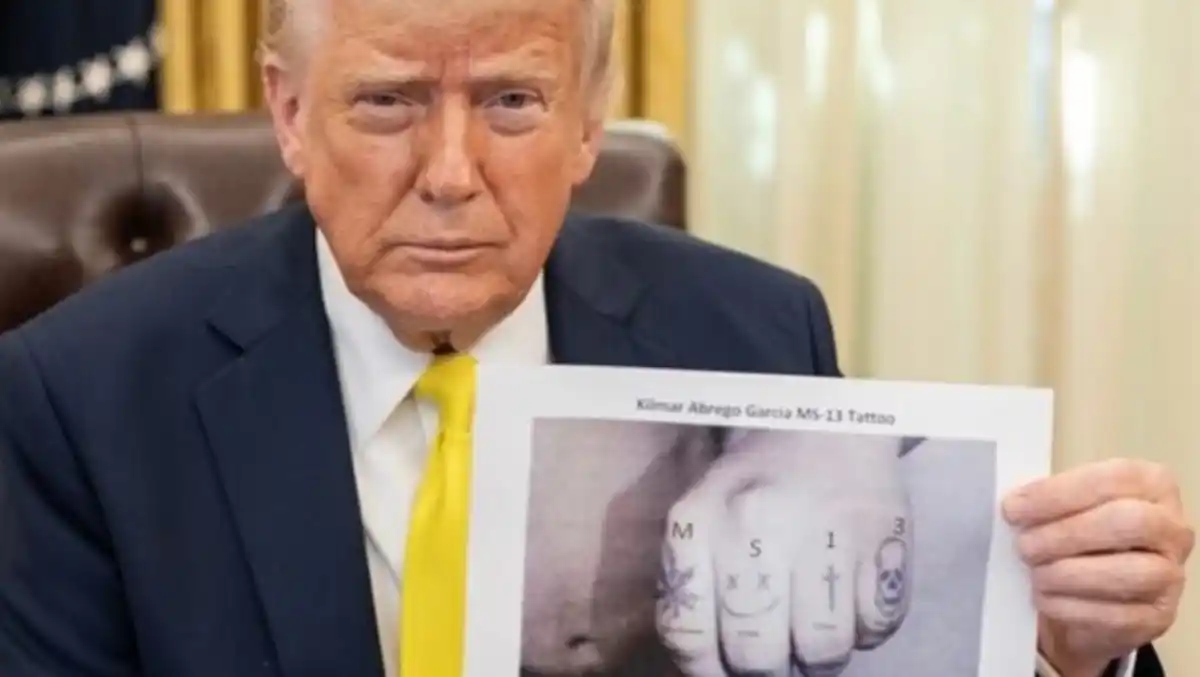 ¿LO ENGAÑARON CON PHOTOSHOP?: «Tiene tatuado MS-13 en los nudillos», dice Trump como presunta prueba contra el migrante deportado por error