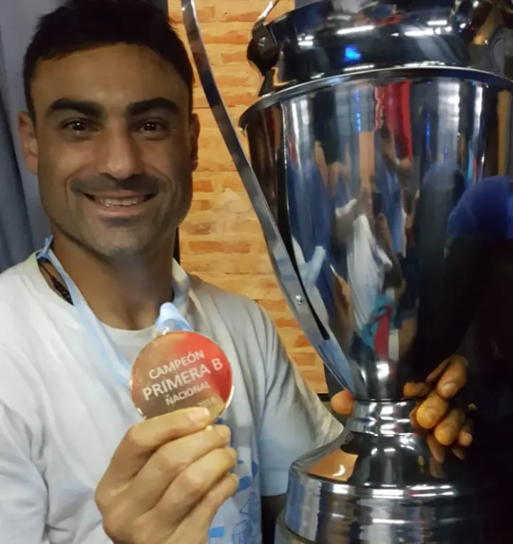 Cerica ascendió junto a Arsenal