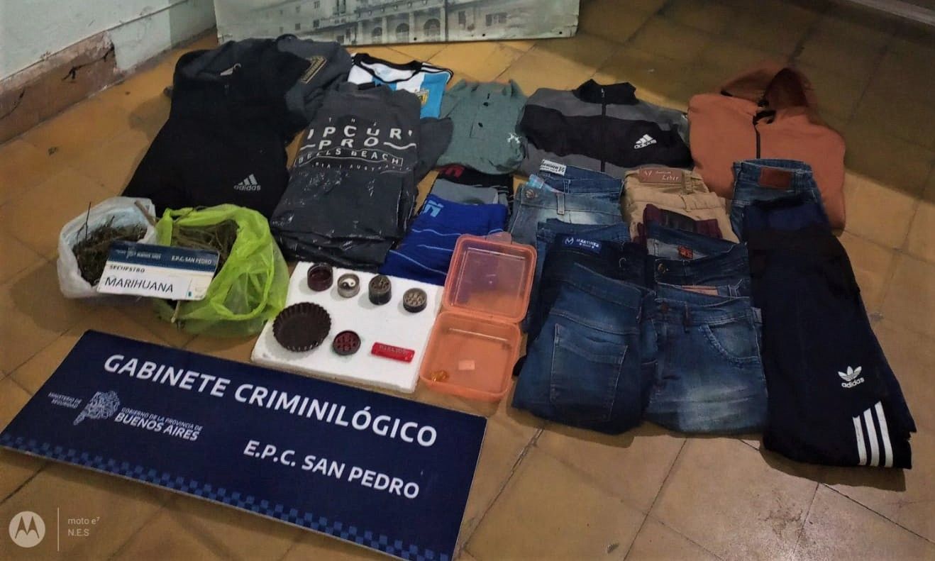Siguen detenidos los jóvenes que robaron en una tienda céntrica y hubo más allanamientos por el caso