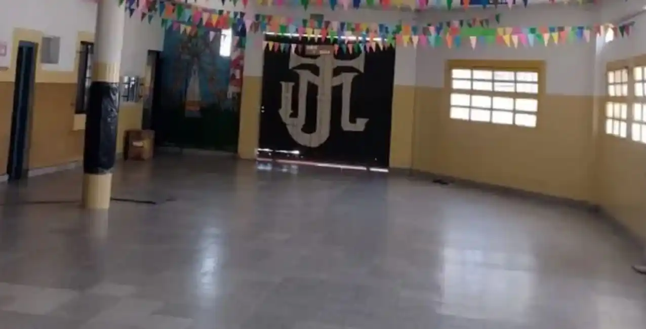 Mar del plata: un estudiante llevó gas pimienta a la escuela y dejó a seis compañeros intoxicados