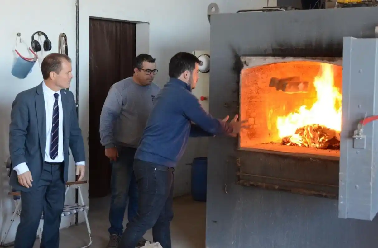 El intendente Chiarella y la Justicia Federal quemaron 60 kilos de drogas