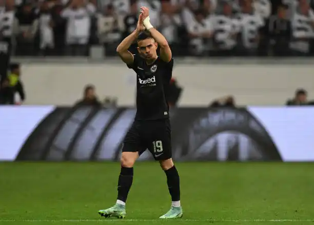 Borré le dio a Frankfurt el pasaje a la definición