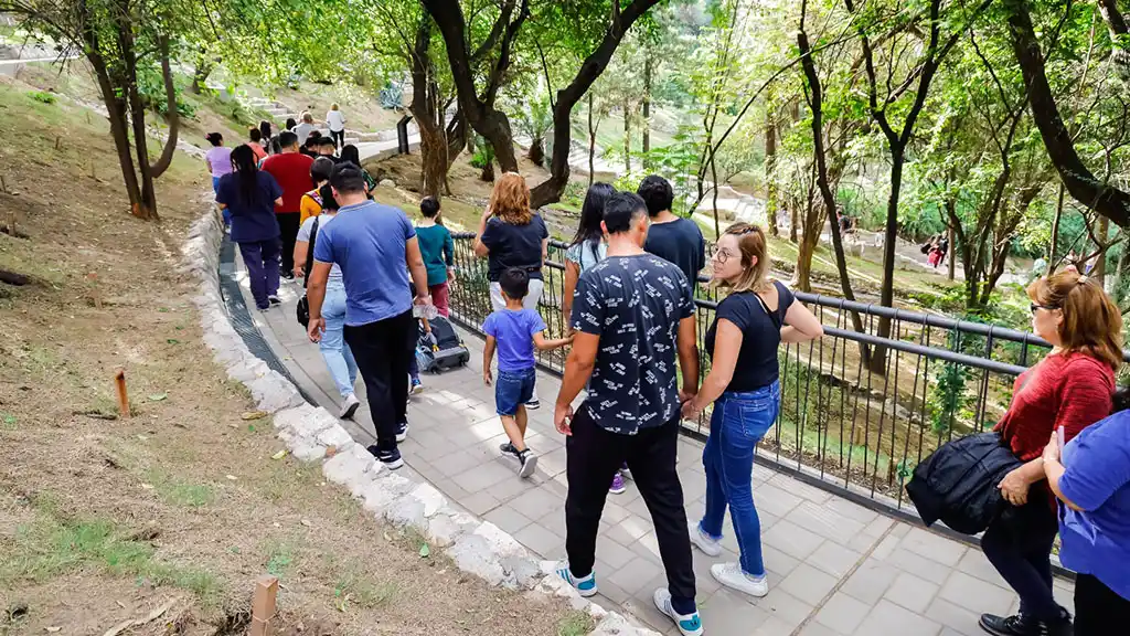 El Parque, está abierto de martes a domingos, de 9 a 18. Es gratuito