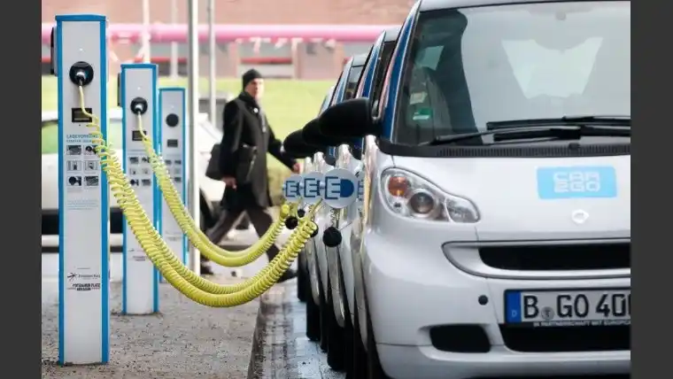 Quieren sumar autos eléctricos al transporte público de Rosario
