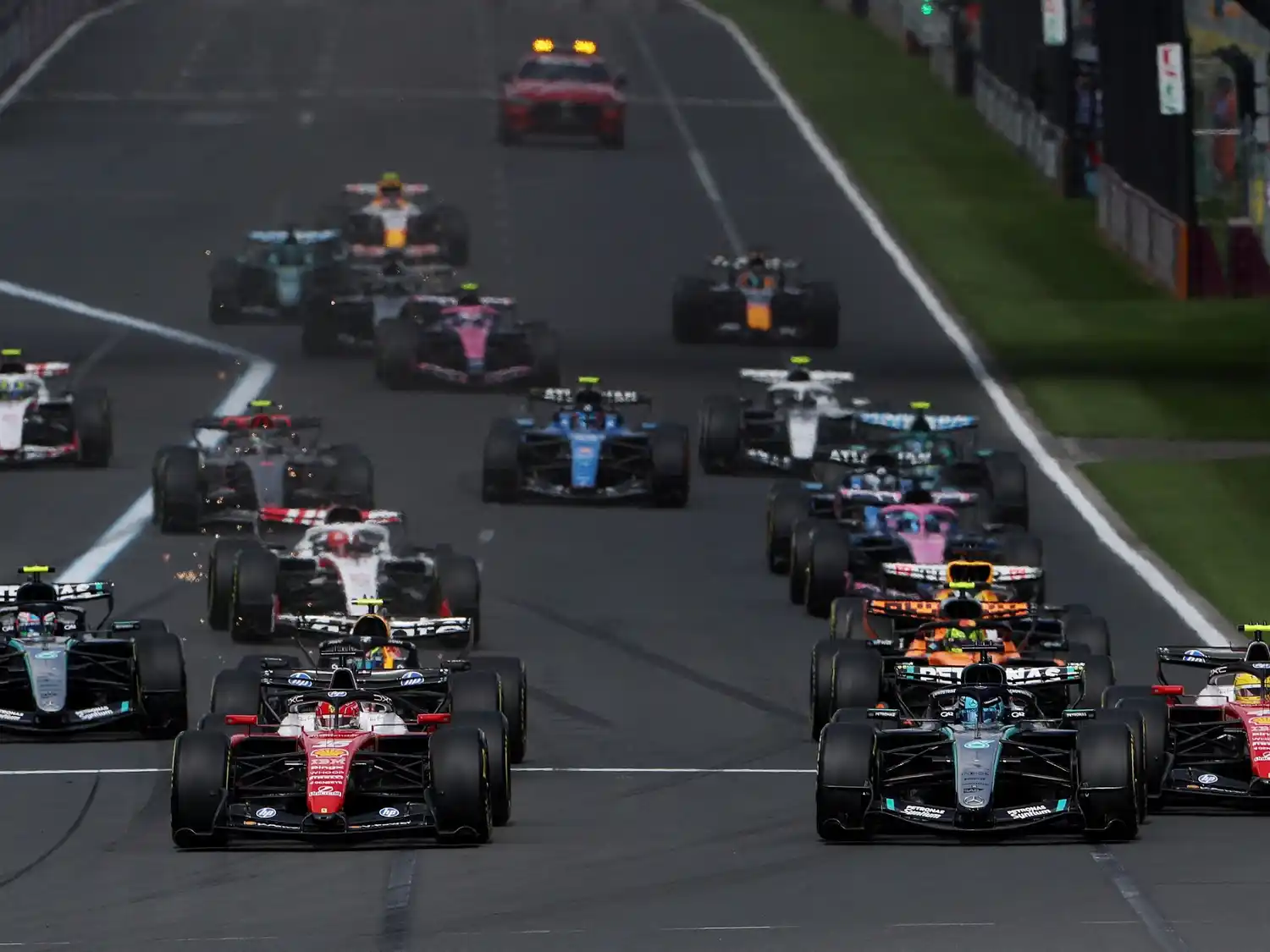 Russell se quedó con el Gran Premio de Australia en el inicio de la F1 y Colapinto terminó catorce