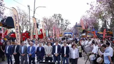 Comenzó una muestra vibrante