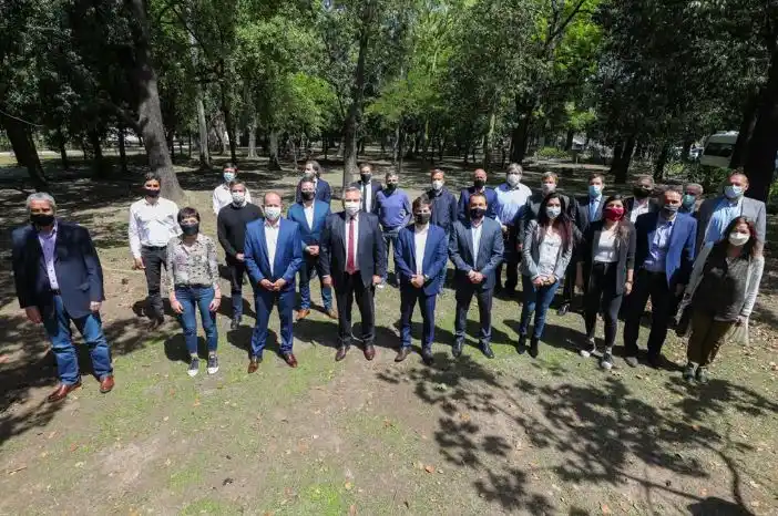 Alberto Fernández en Lomas de Zamora, entregó equipamiento policial: "Invertir en seguridad es cuidar al ciudadano más humilde"