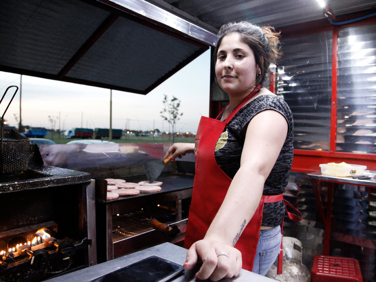 Los “carritos” se afianzan y son más que comida al paso 