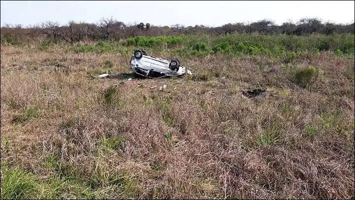 Despiste y vuelco a la altura de Federal: dos mujeres gravemente heridas