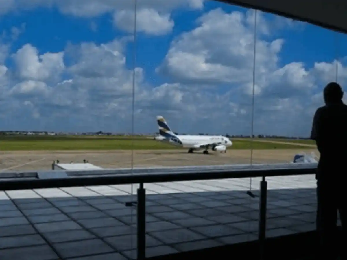 Latam anunció que dejará de volar desde Rosario a San Pablo
