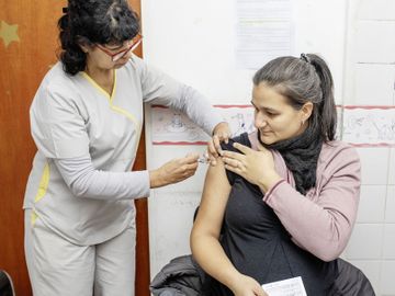 Extienden por todo el mes de septiembre la vacunación contra el Virus Sincicial Respiratorio en Entre Ríos