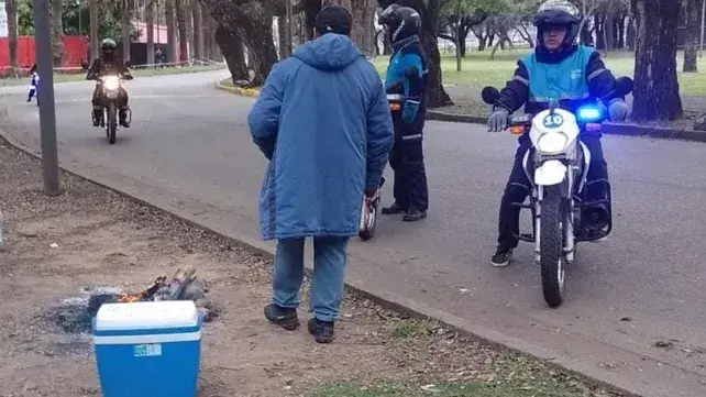 Hinchas de Atlético Tucumán intentaron hacer un asado en el Parque Independencia y fueron frenados por inspectores