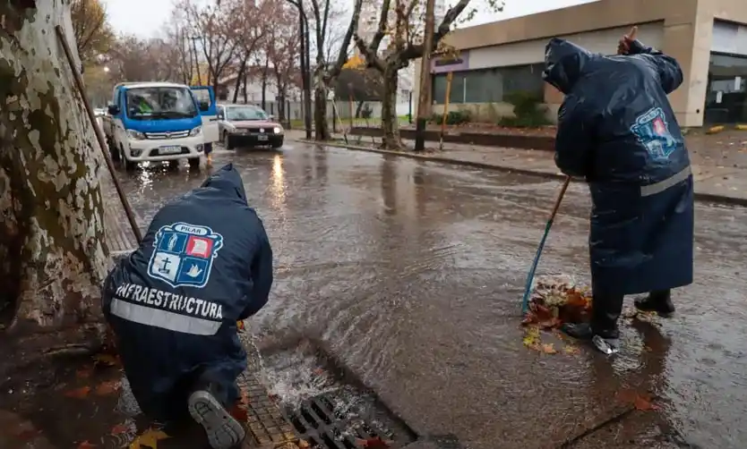Ante las lluvias, el Municipio desplegó equipos de limpieza en las localidades