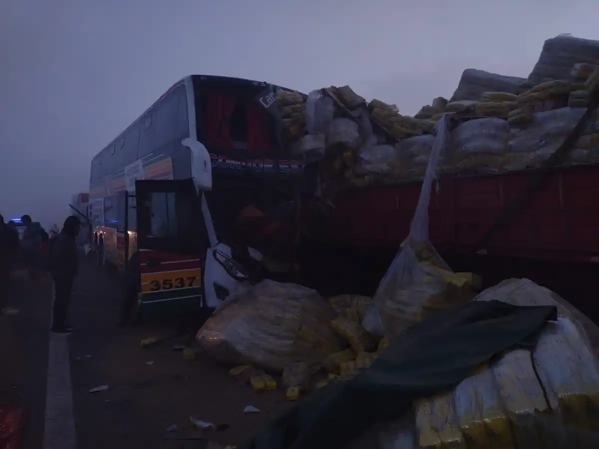 Al menos dos personas fallecidas tras un múltiple choque